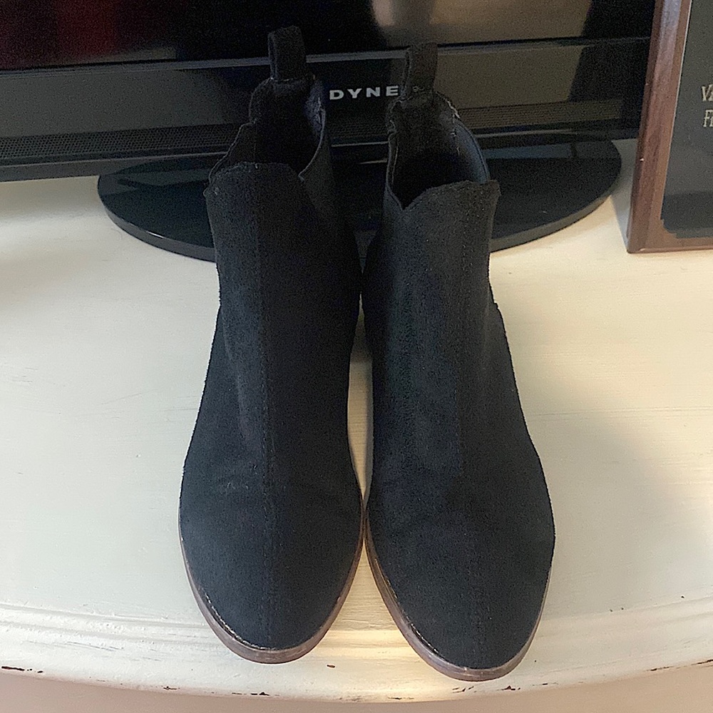 Black suede Ankle boots